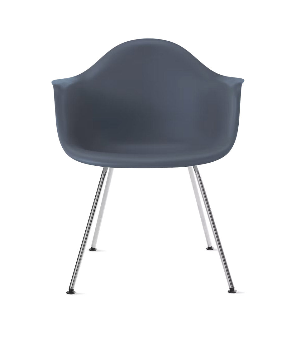 Eames® 模压塑料扶手椅,4 腿底座