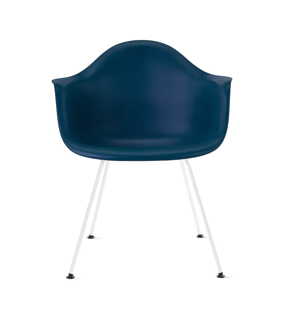 Eames® 模压塑料扶手椅,4 腿底座