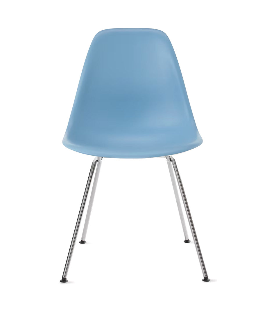 Eames® 模压塑料边椅,4 腿底座
