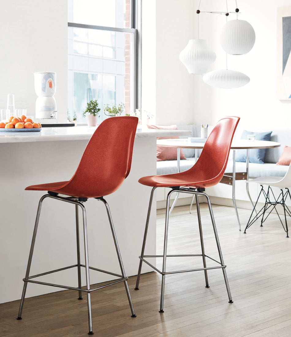 Eames® 模压塑料凳,柜台高度