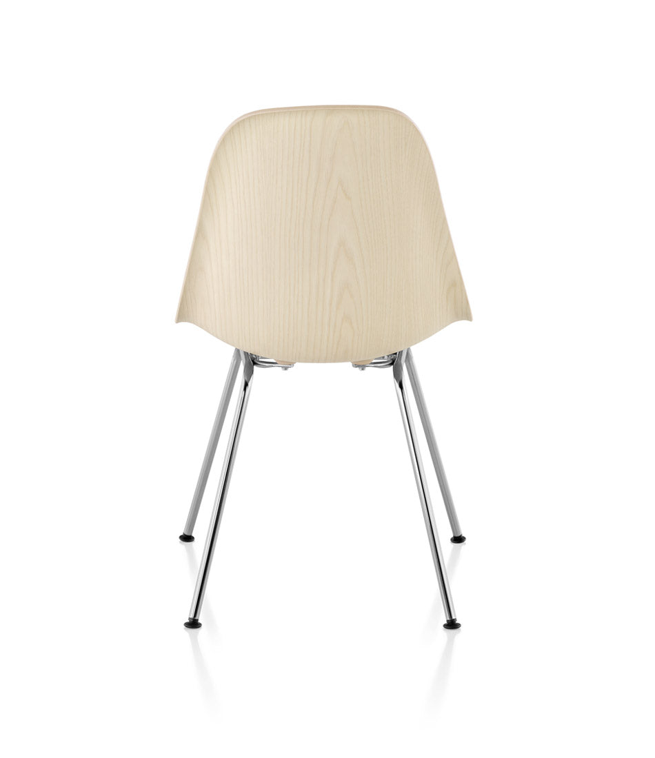 Eames® 模压木侧椅,4腿底座