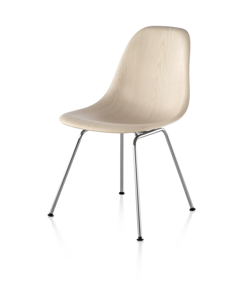 Eames® 模压木侧椅,4腿底座