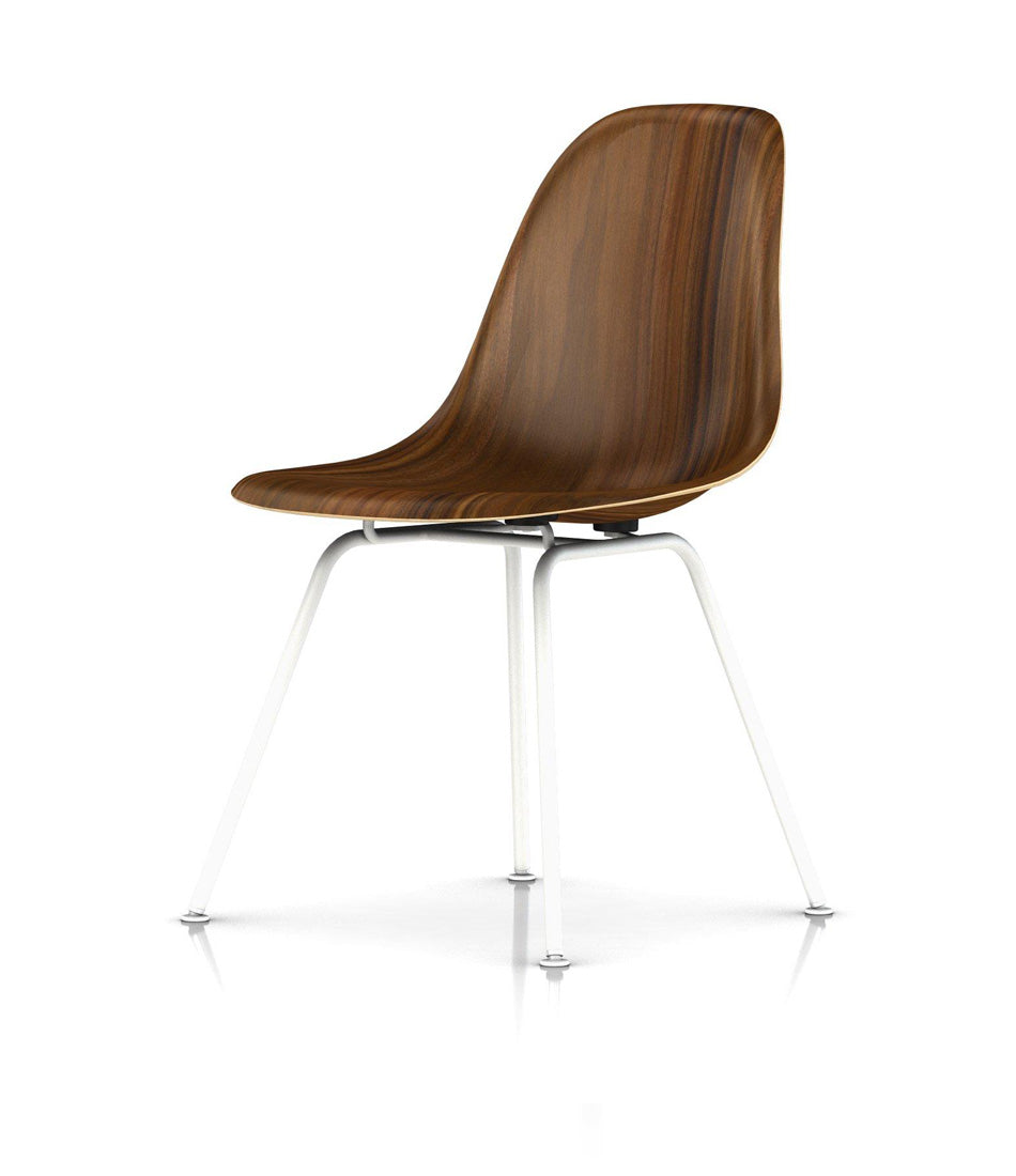 Eames® 模压木侧椅,4腿底座