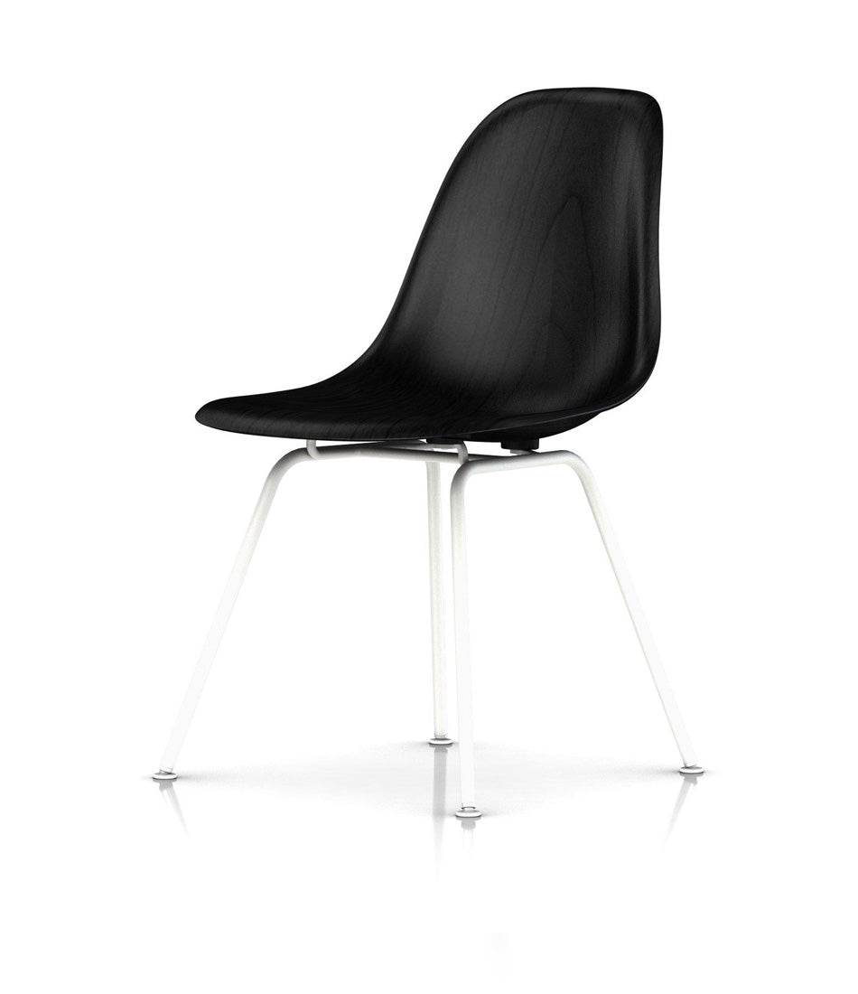 Eames® 模压木侧椅,4腿底座