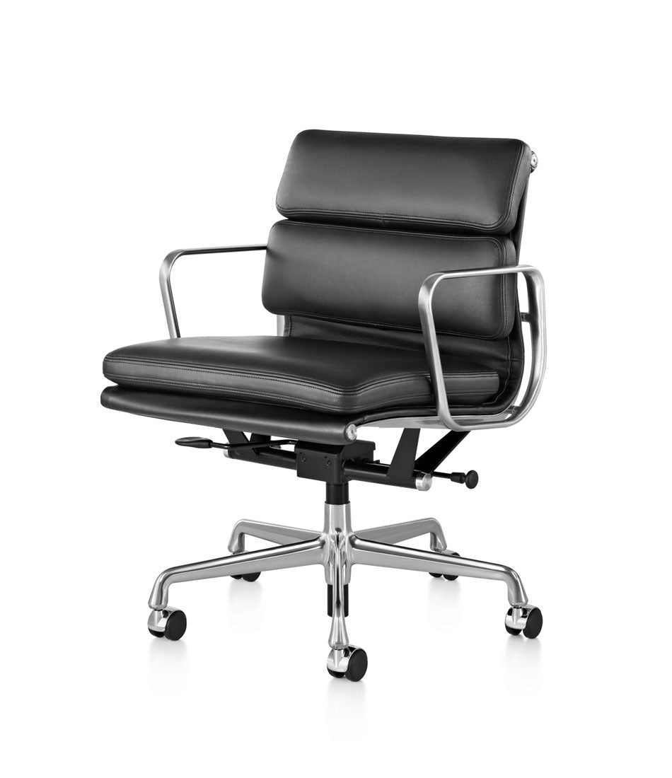 Eames® Soft Pad Management Chair
