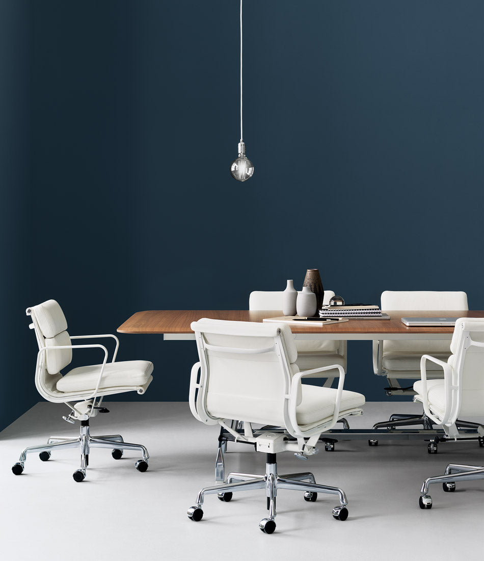 Eames® Soft Pad Management Chair