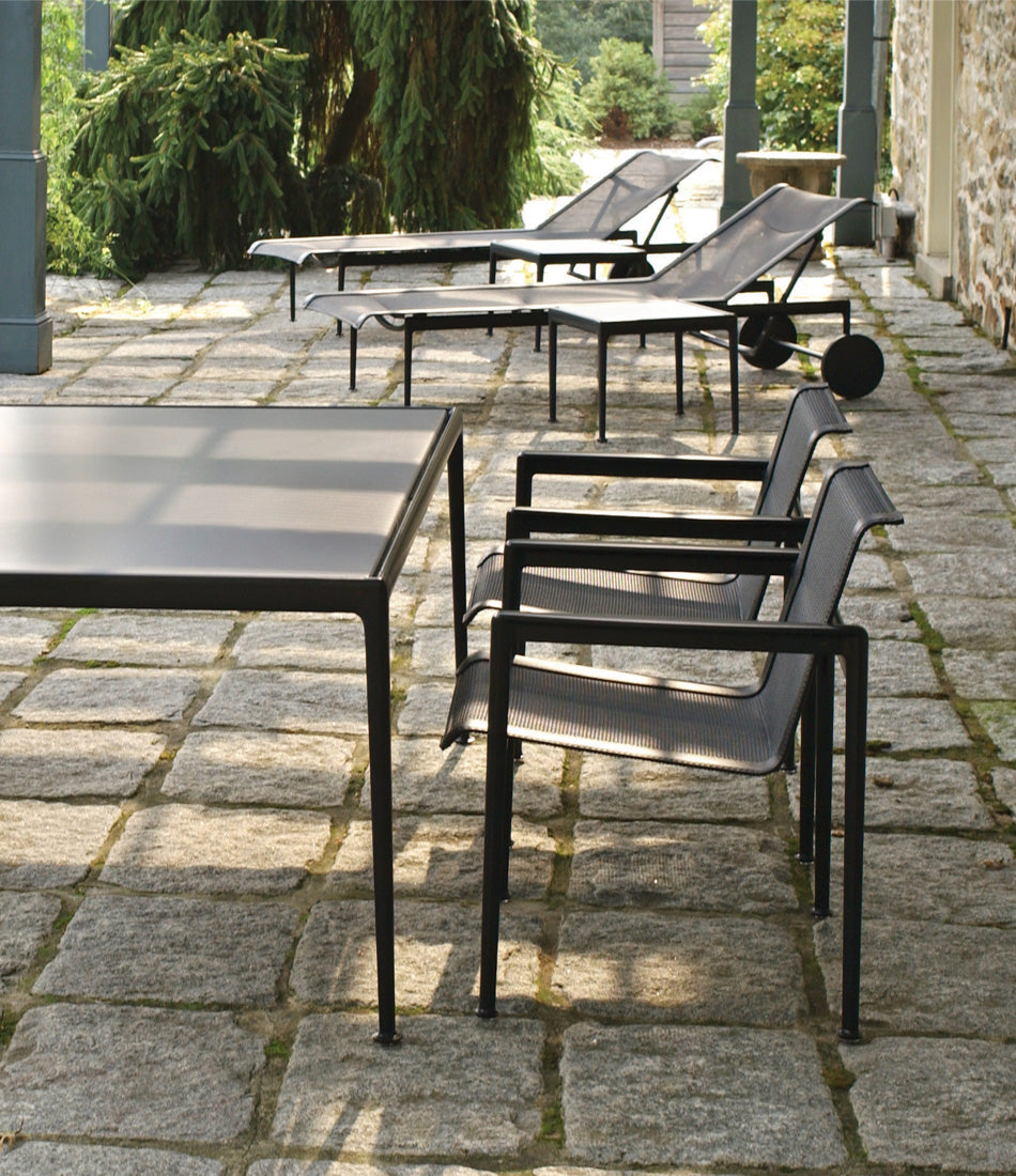 1966 系列餐椅 - 带扶手