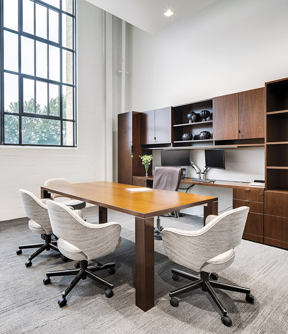 Saarinen Executive Chair With Casters - with Arms