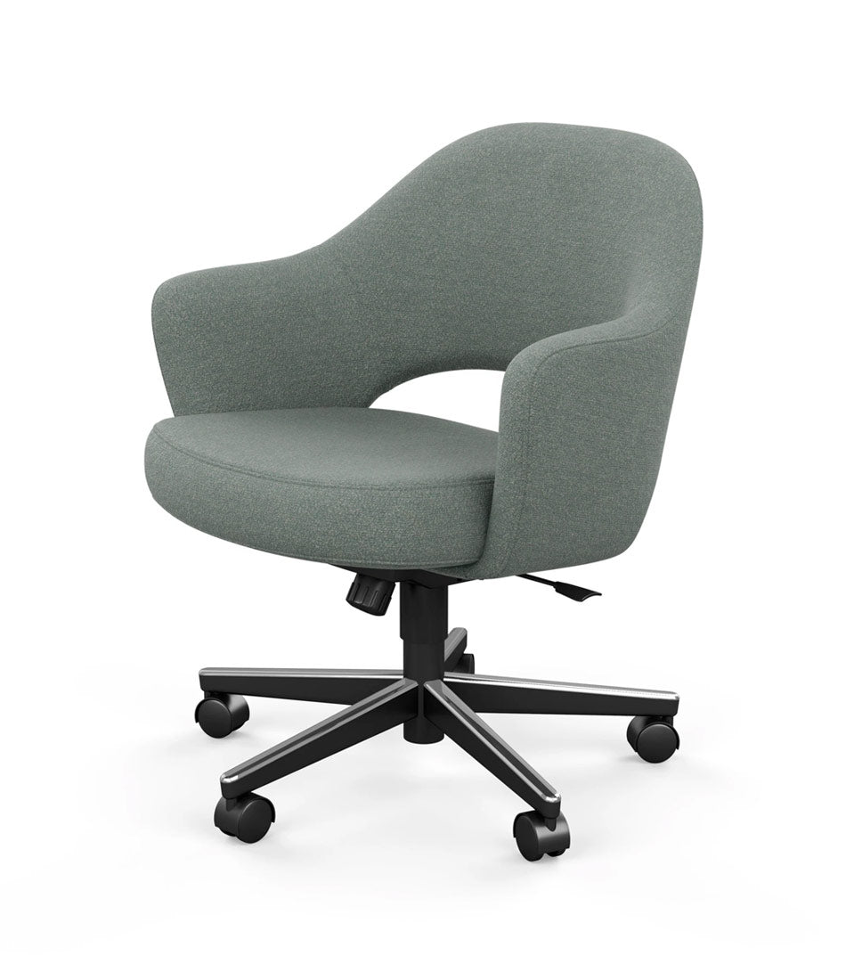 Saarinen 带脚轮行政椅 - 带扶手