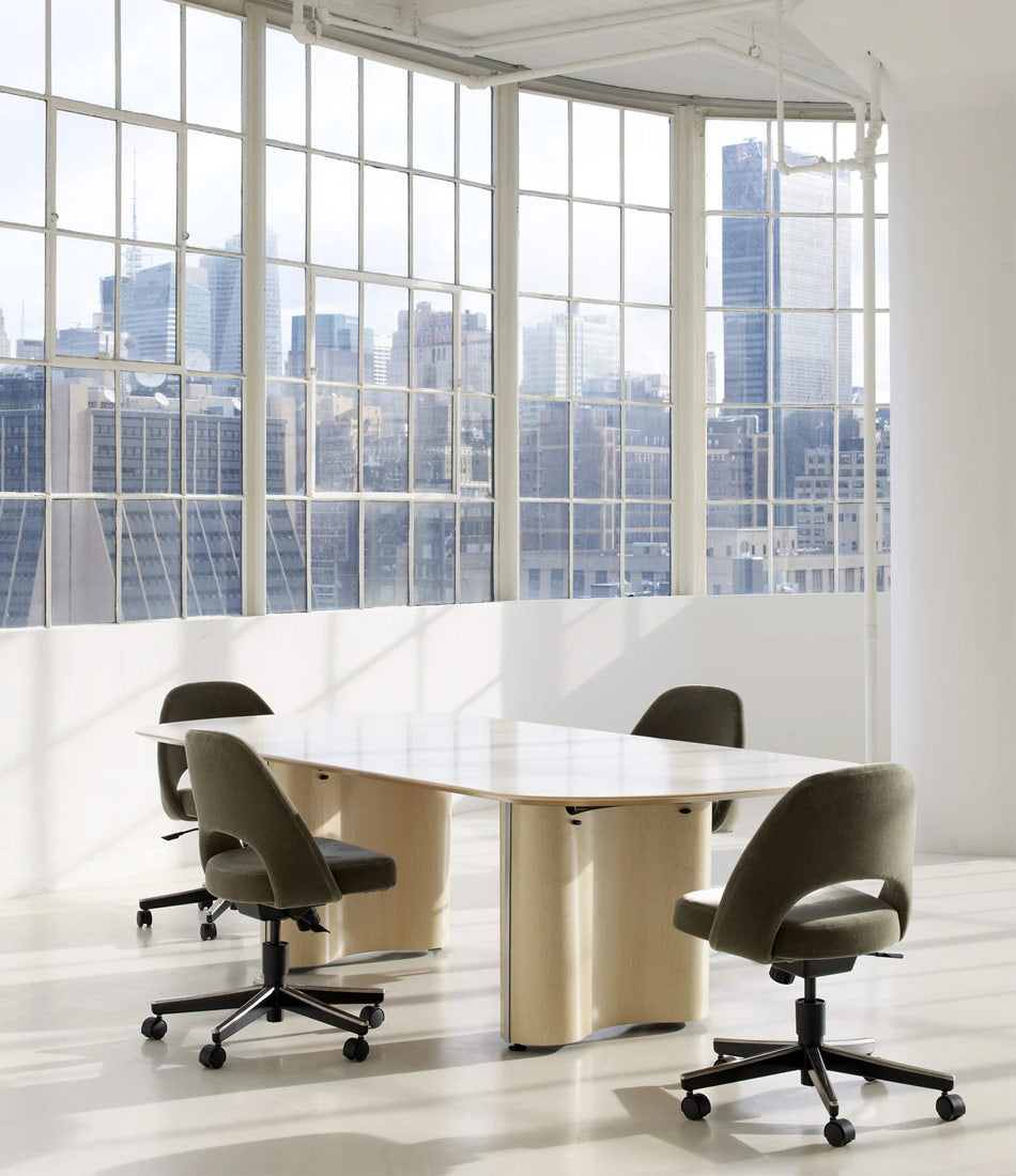 Saarinen Executive Chair With Casters - Armless