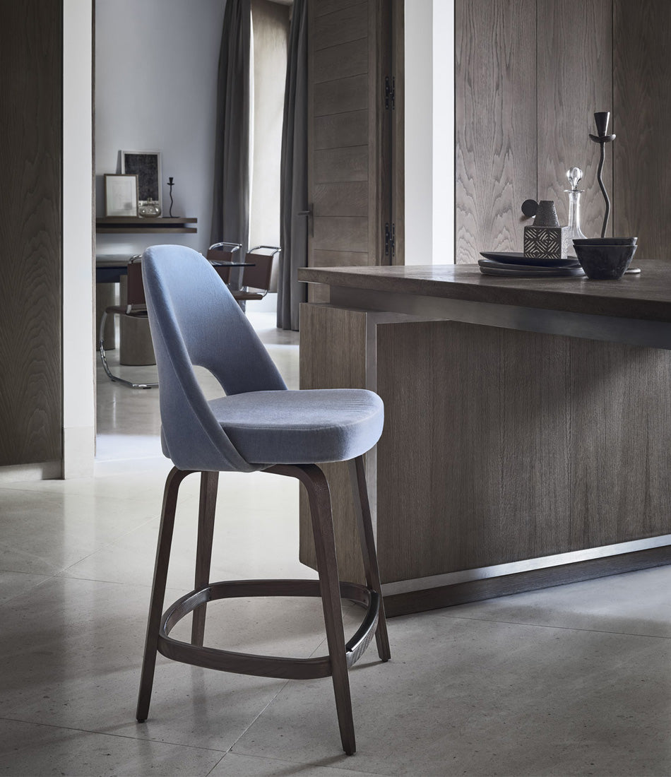 Saarinen Executive Stool, Counter Height - Leather