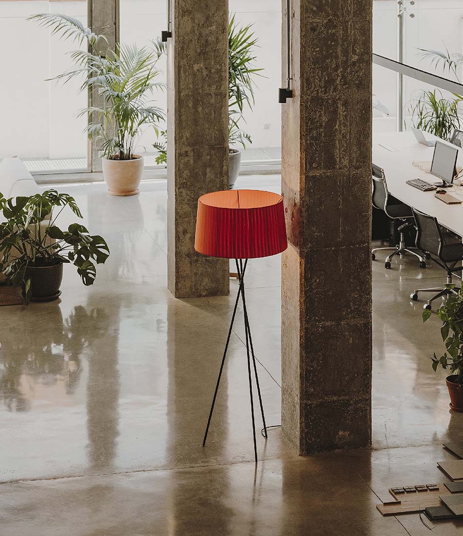 Tripode Floor Lamp