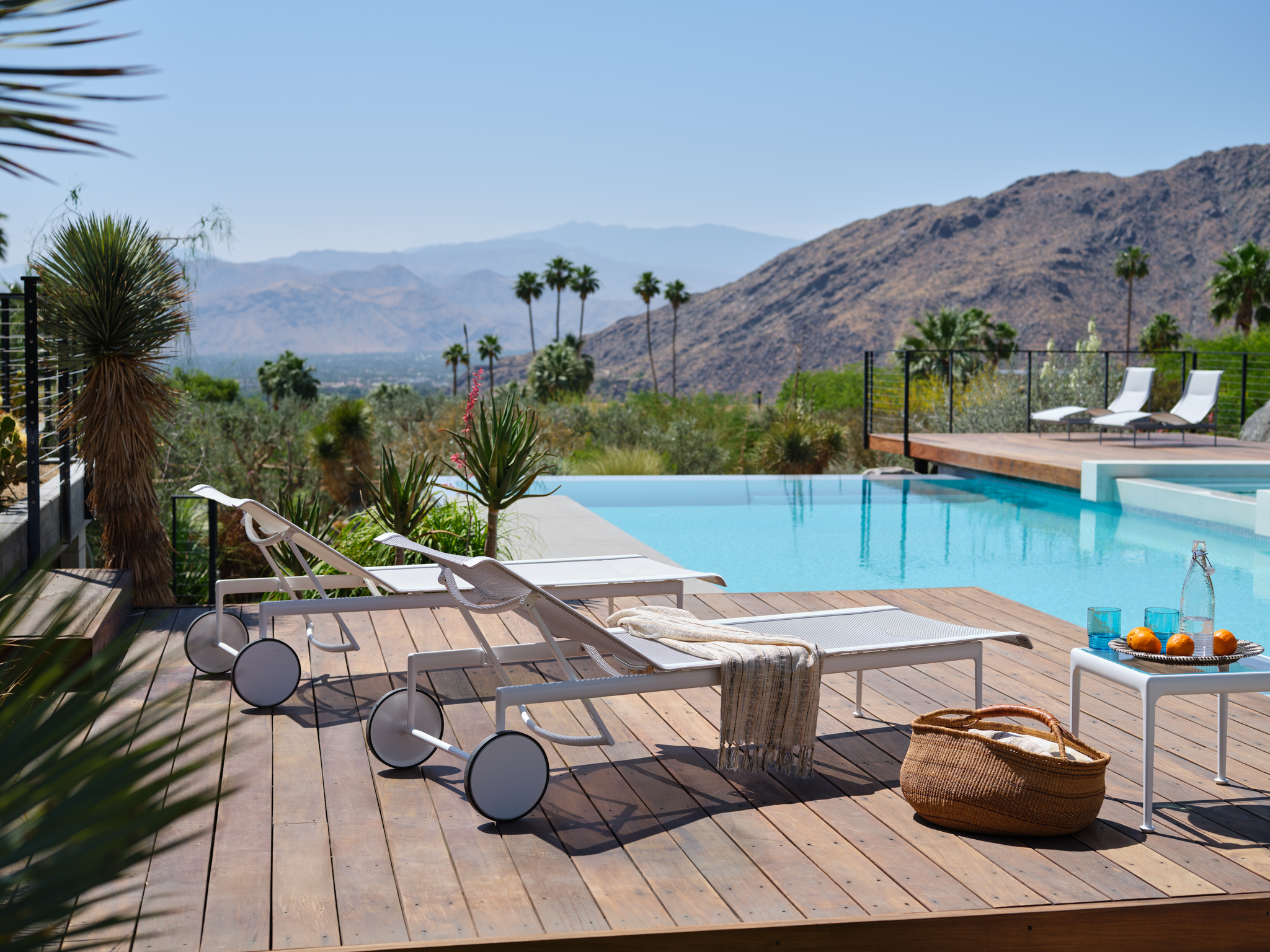 Outdoor Daybeds and Chaises