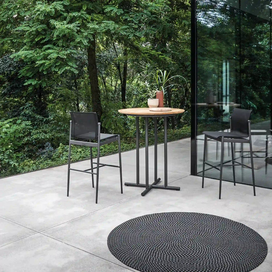 Outdoor Dining Bar and Counter Stools
