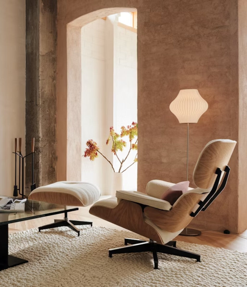 Eames® 休闲椅和奥斯曼白灰