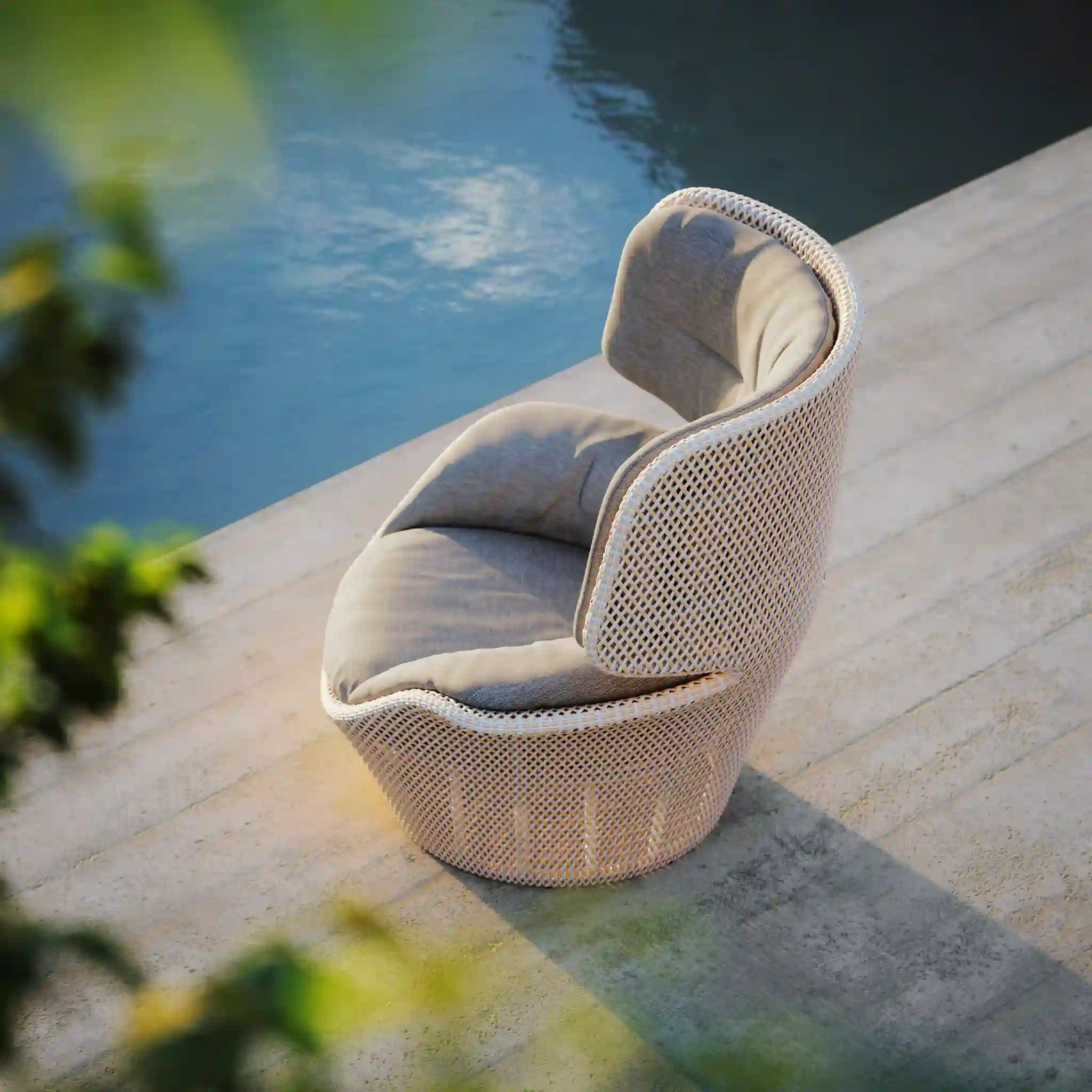 Seashell Grand Wing Chair