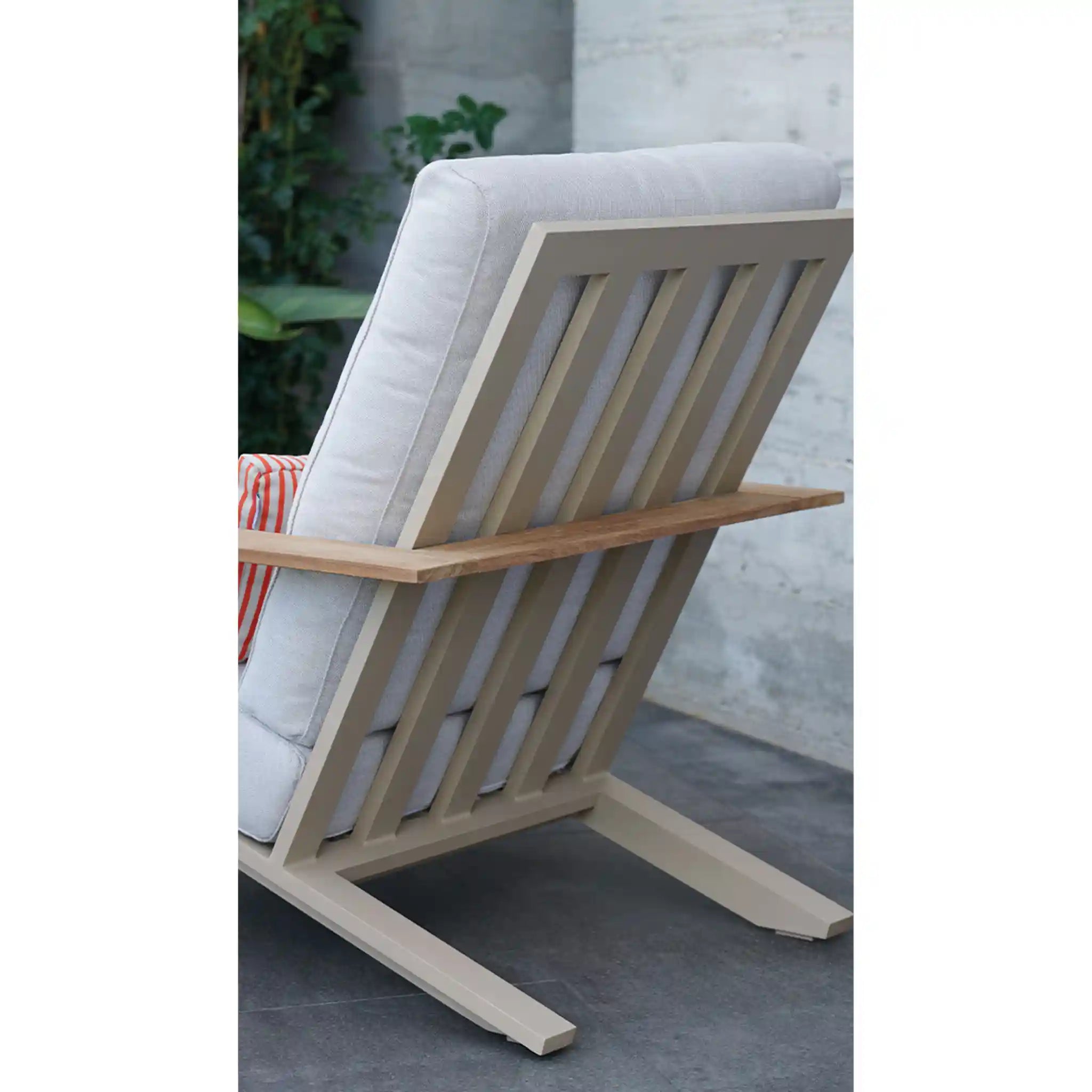 Timeless Relax club armchair