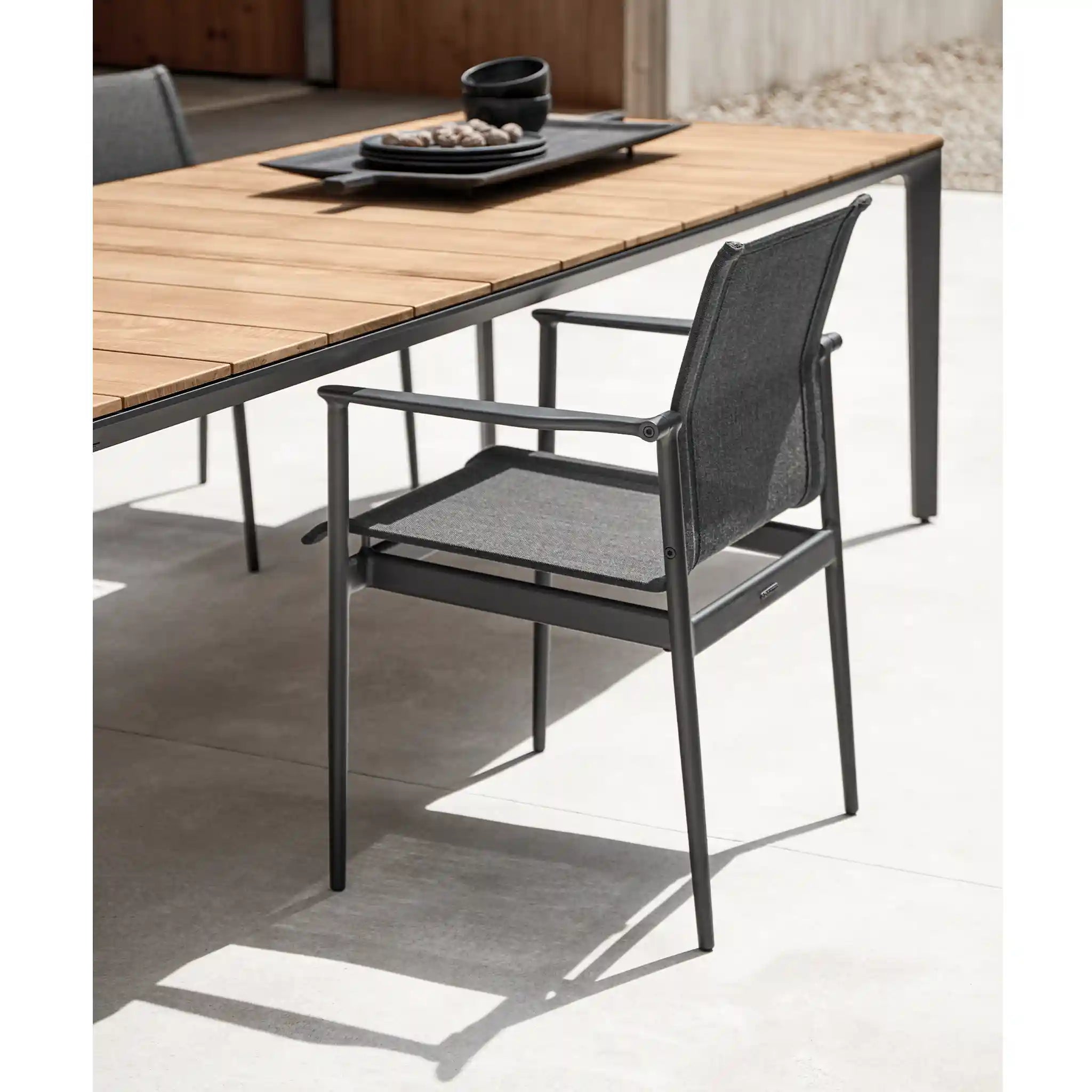 180 带扶手可叠加餐椅