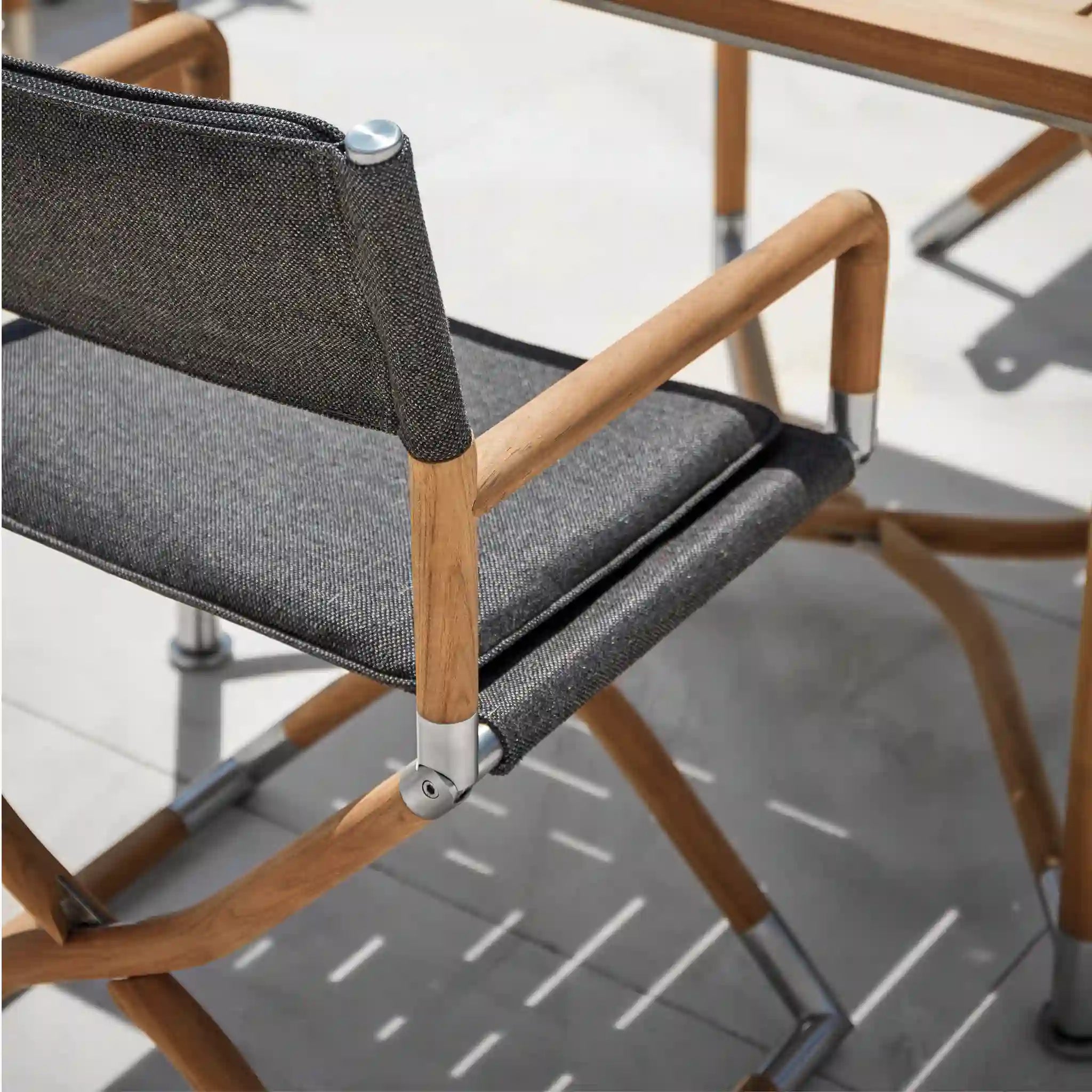 带扶手的Navigator 折叠椅