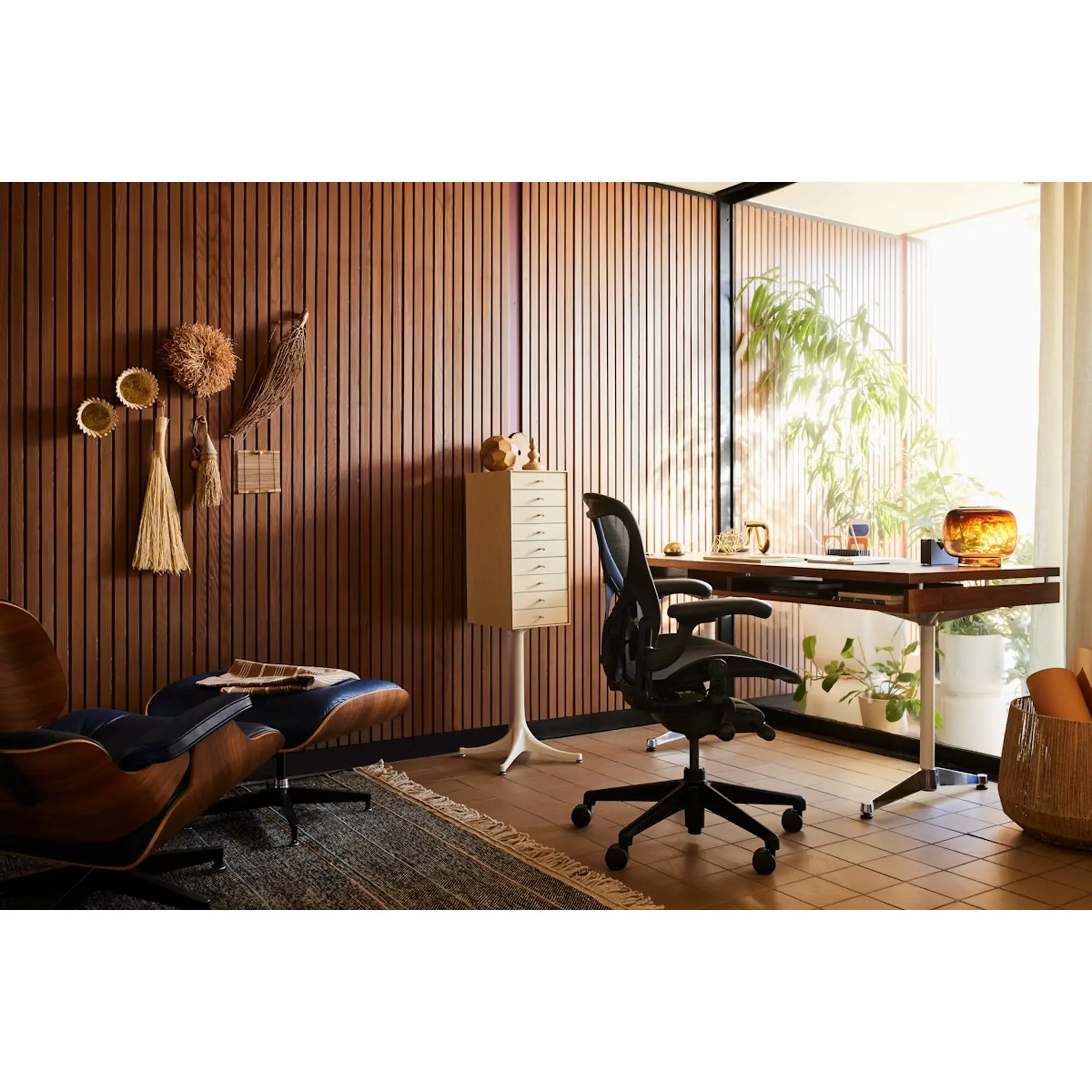 Aeron® Remastered 椅 - 石墨灰或缟玛瑙