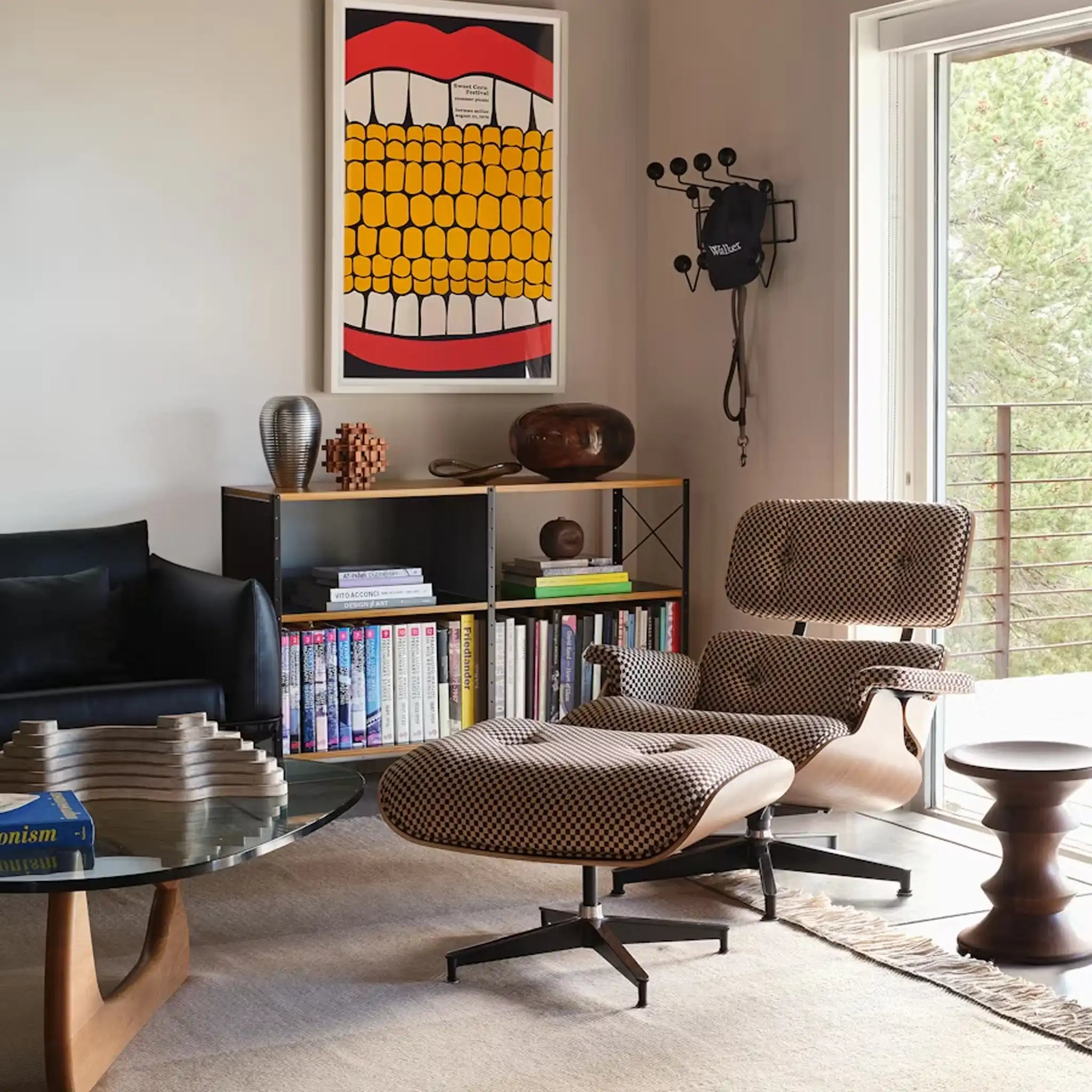 Eames® 休闲椅和奥斯曼乌木