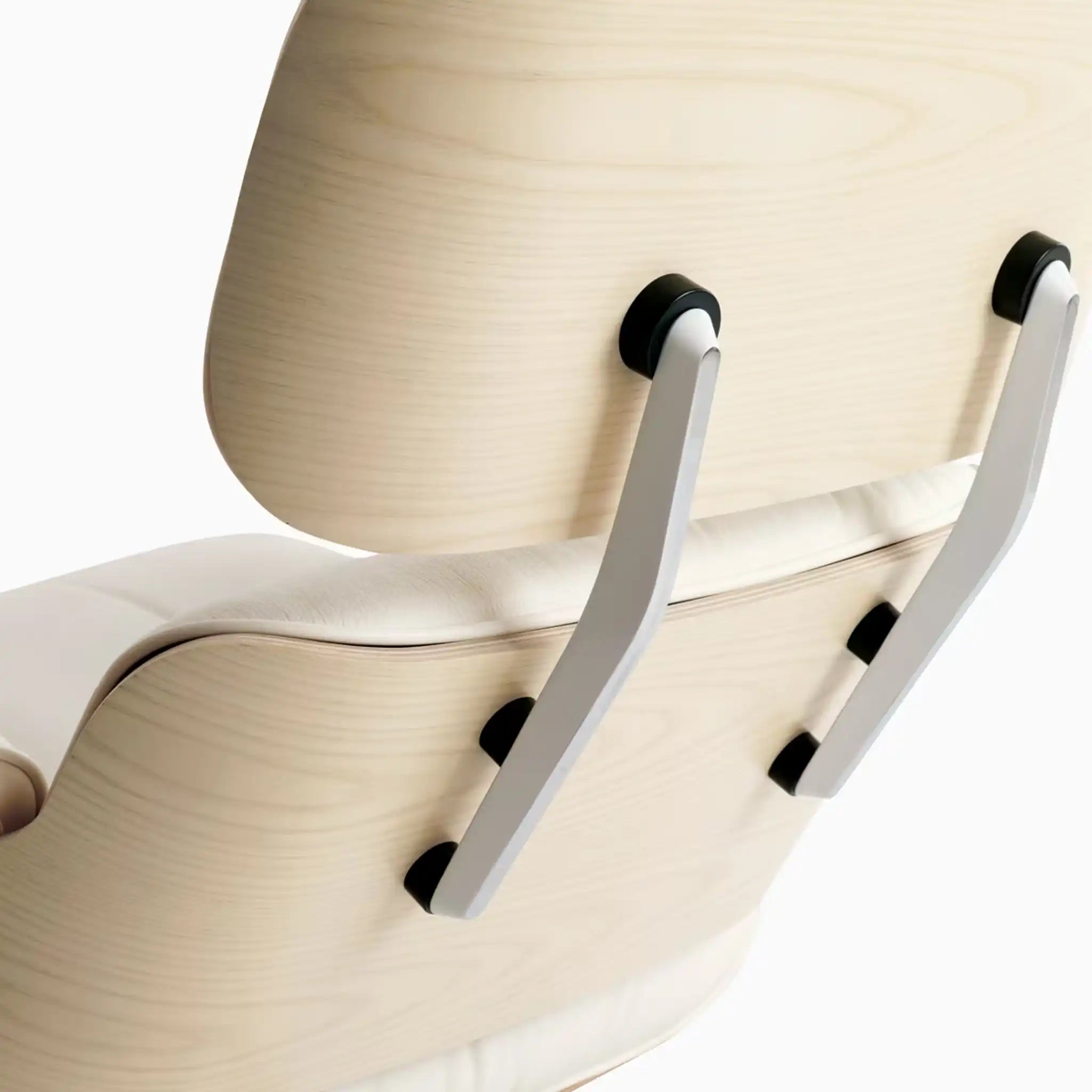 Eames® 休闲椅和奥斯曼乌木