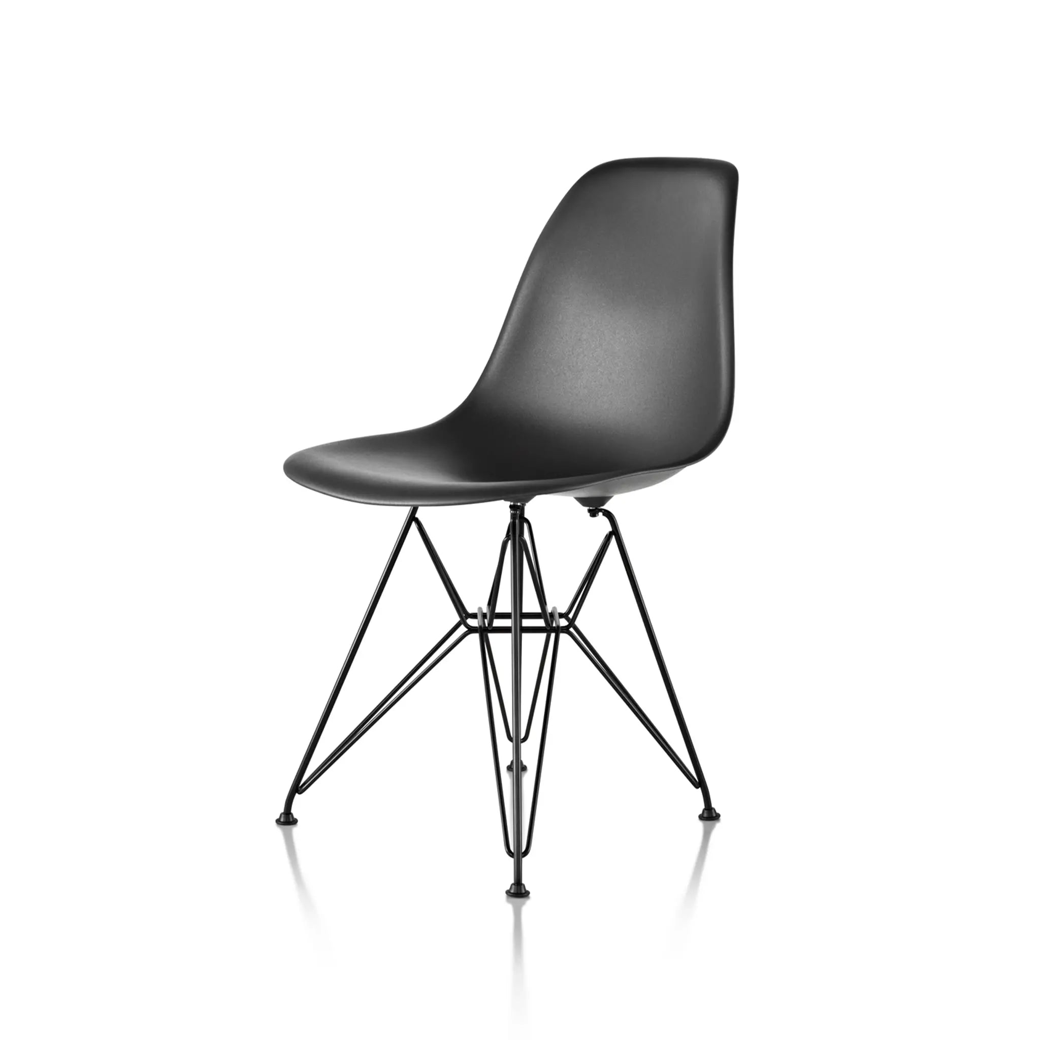 Eames® 模压塑料边椅，金属丝底座