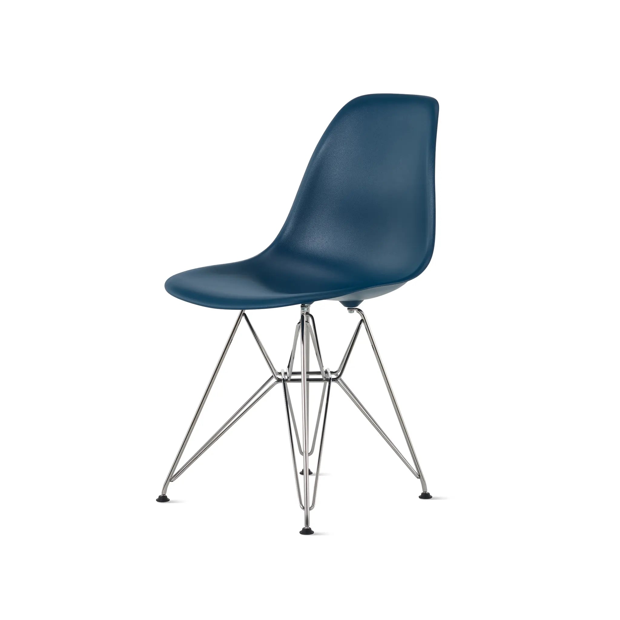 Eames® 模压塑料边椅，金属丝底座