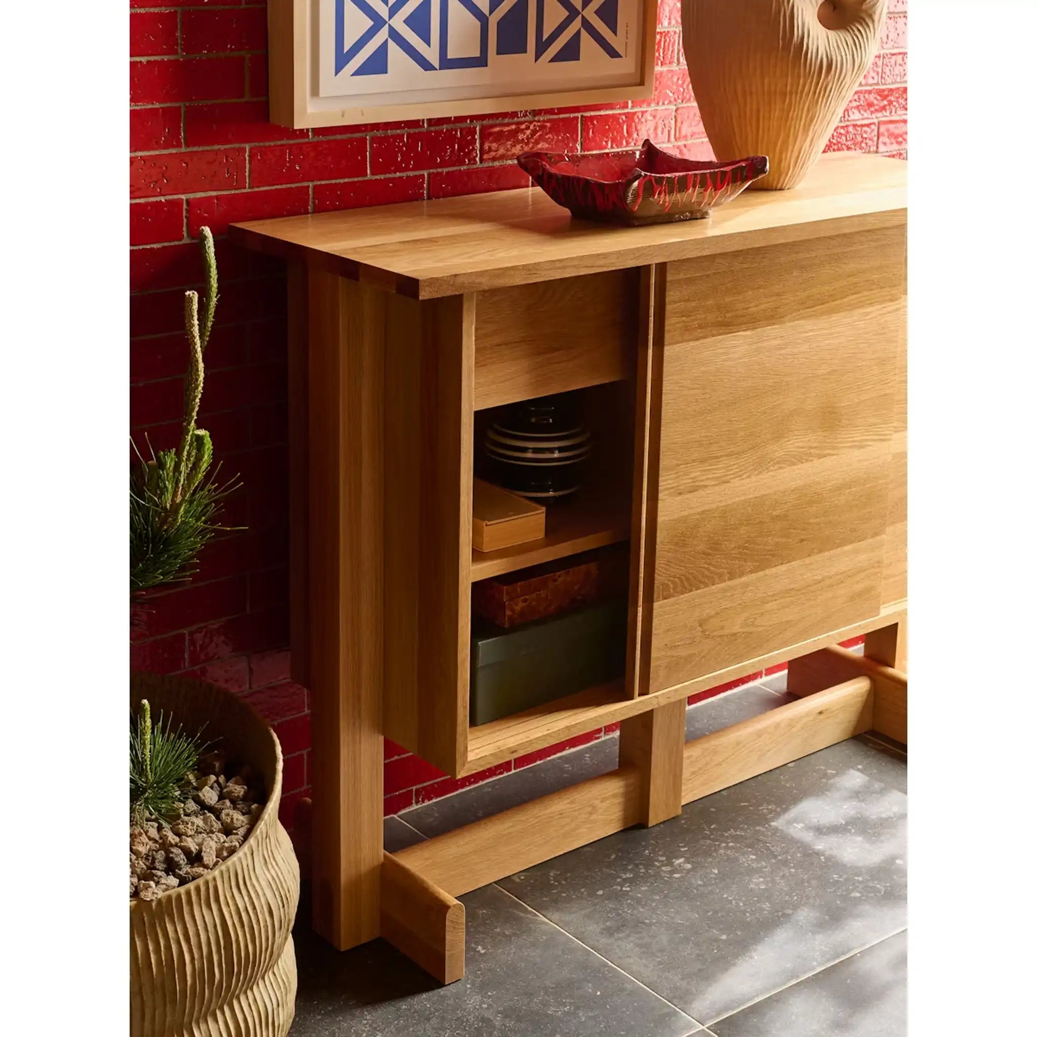 Land™  Storage Console