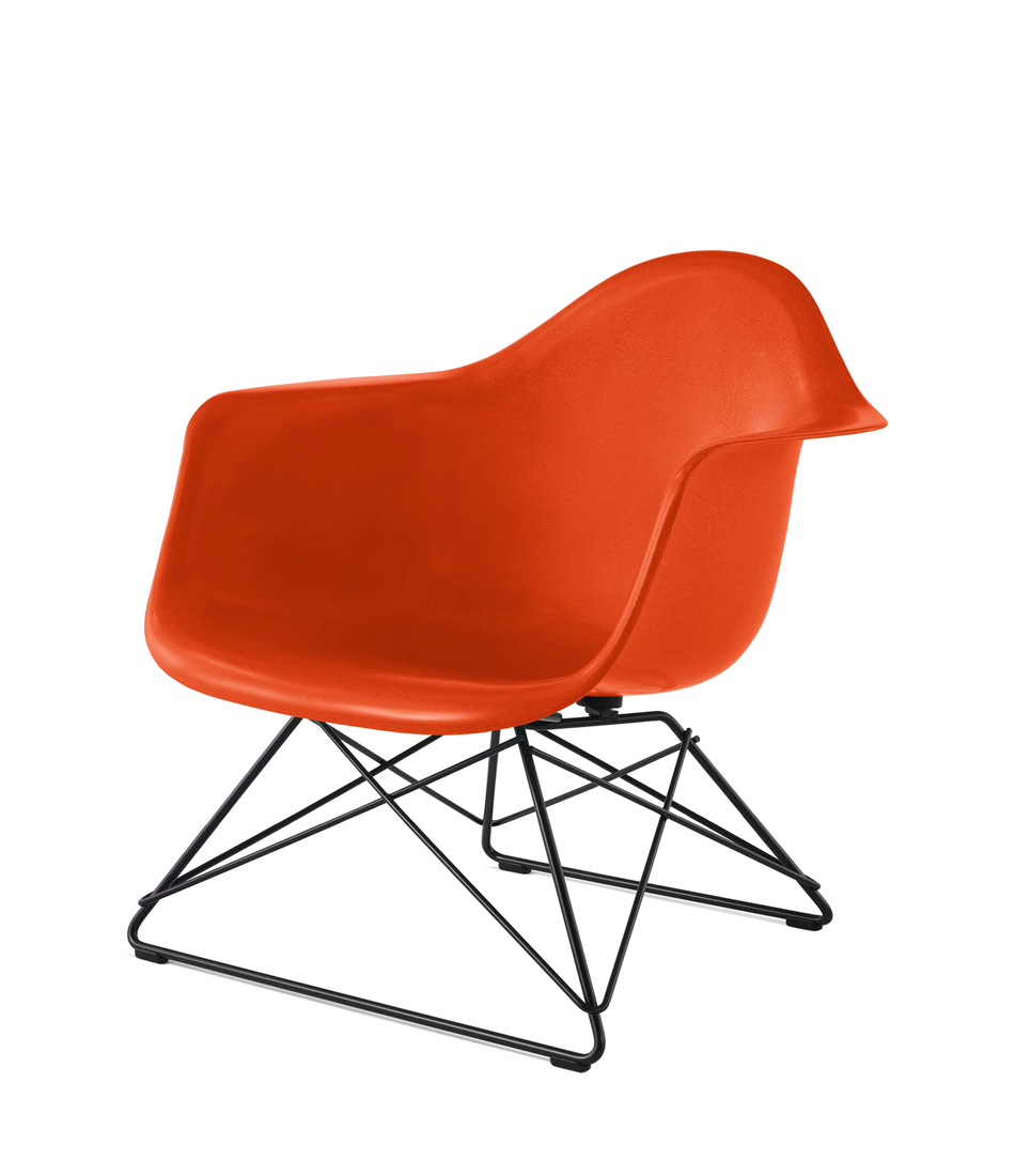 Eames® 模压玻璃纤维扶手椅，低钢丝底座