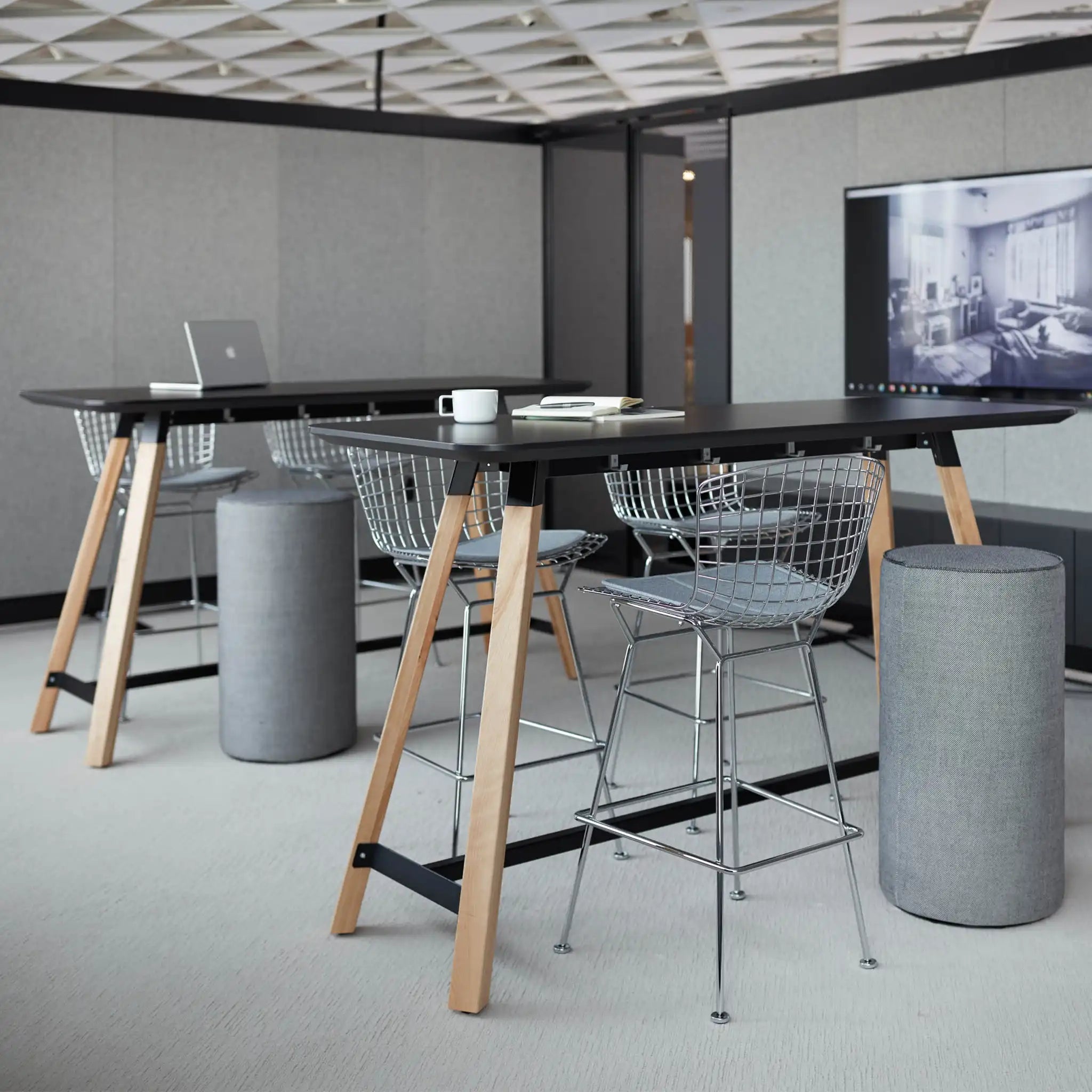 Bertoia Bar Stool