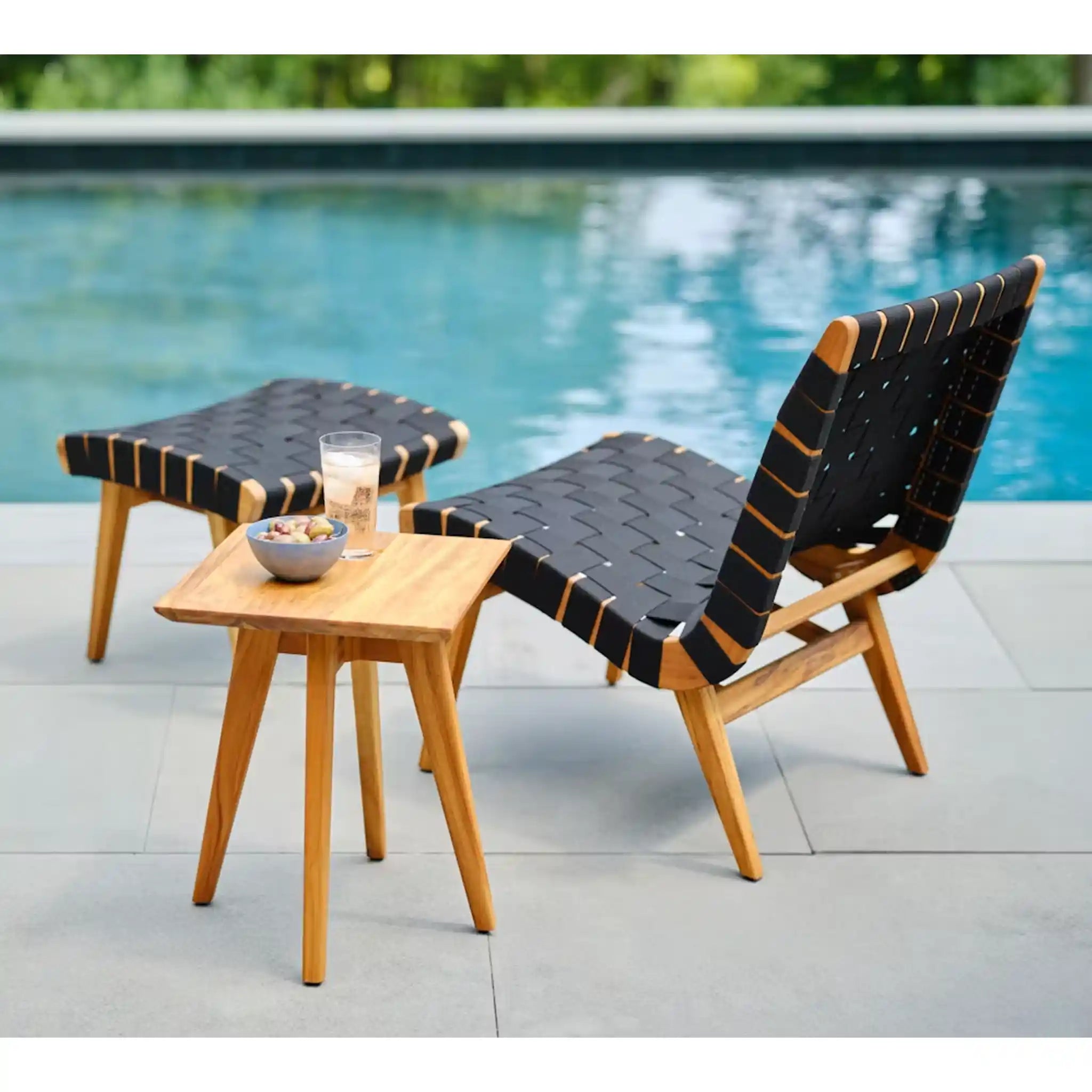 Risom Outdoor Lounge Chair and Ottoman