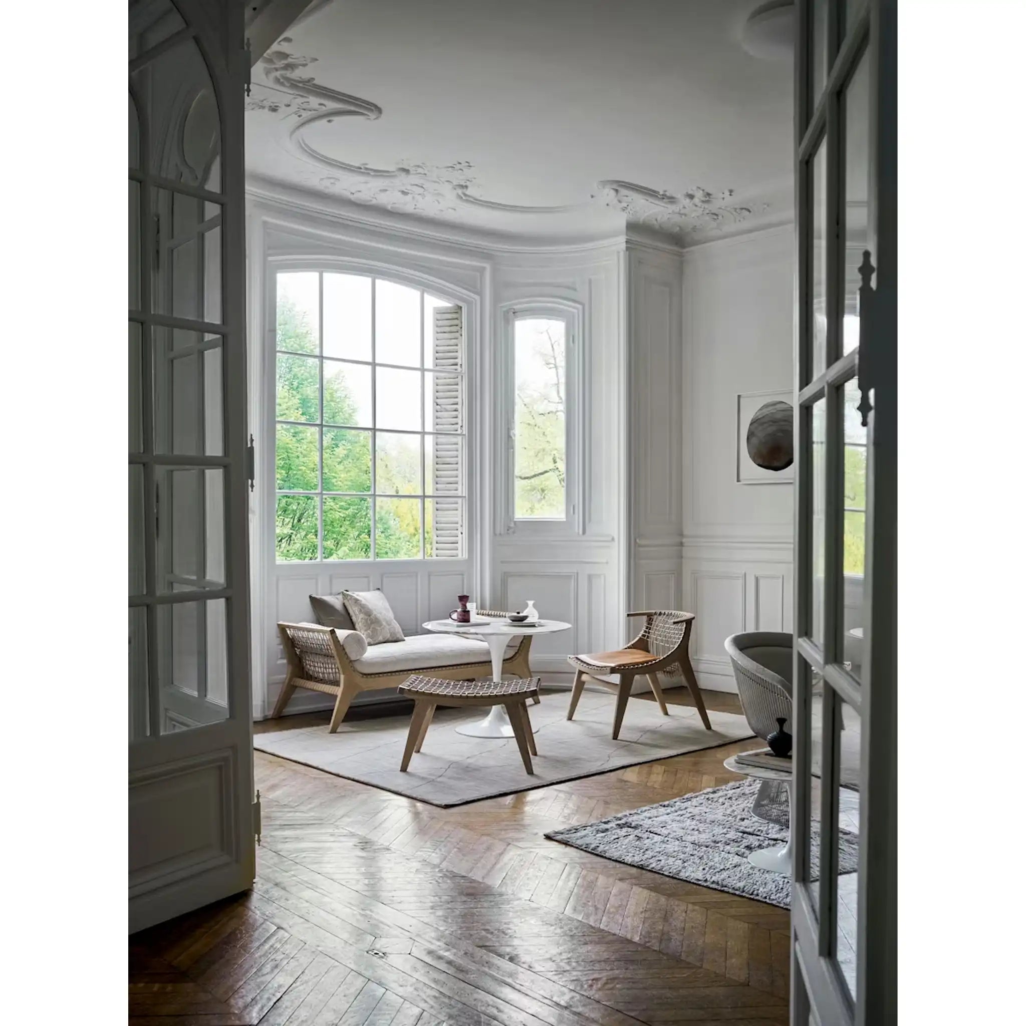 Saarinen圆形休闲桌 - 层压顶