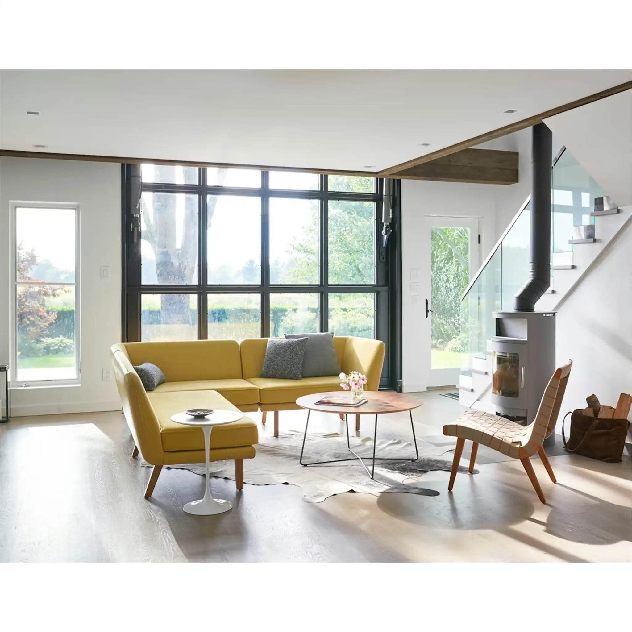 Saarinen Round Side Table - Laminate Top