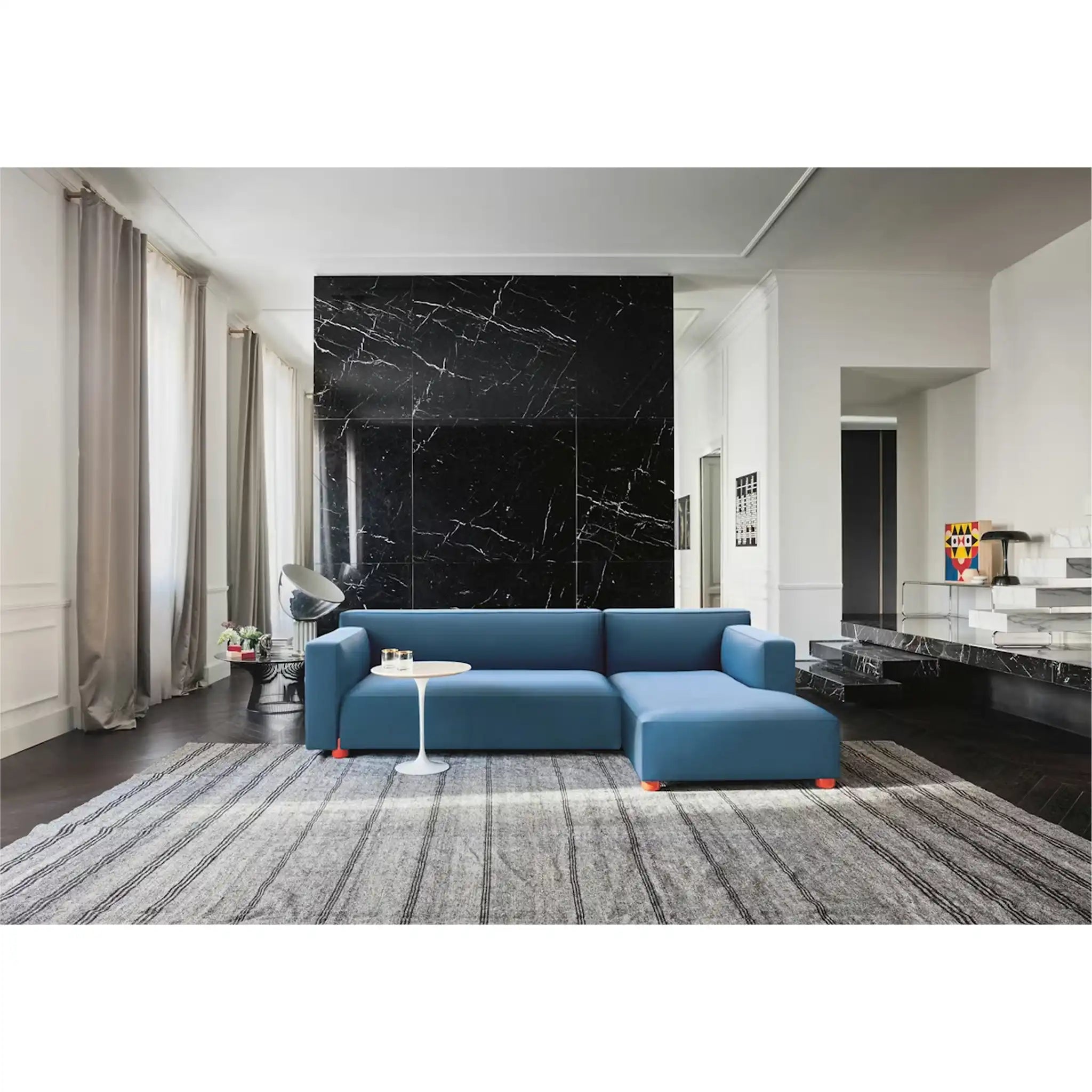 Saarinen Round Side Table - Laminate Top