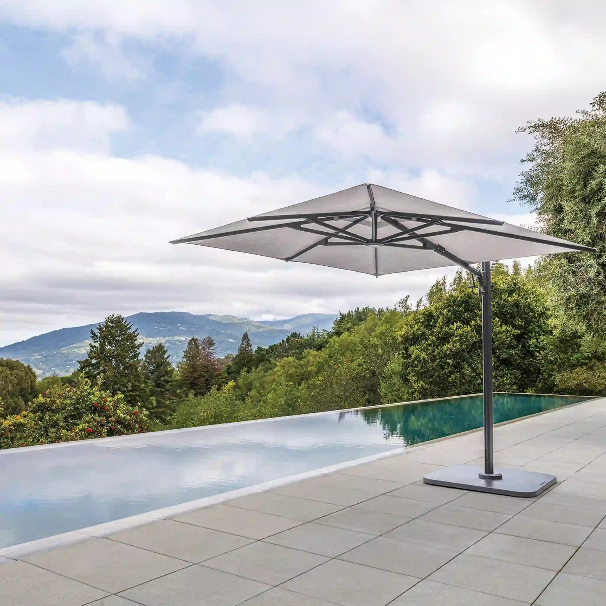 Solaris Cantilever - 10' Square