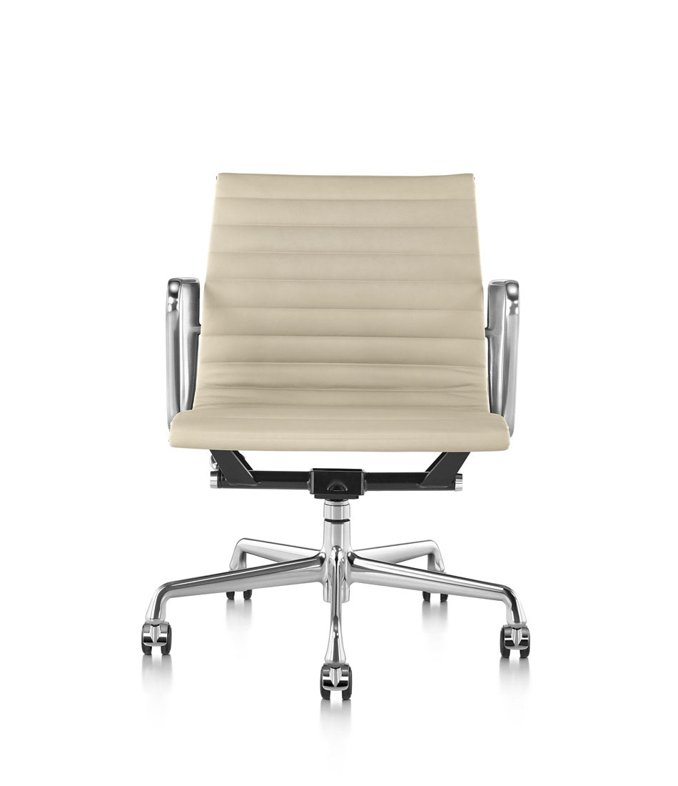 Eames® 铝制集团管理椅
