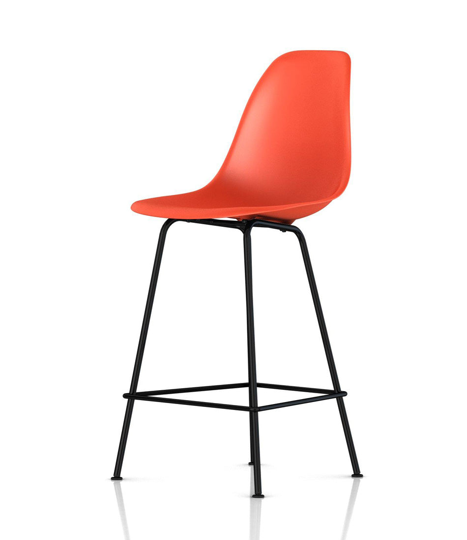 Eames® 模压塑料凳，柜台高度