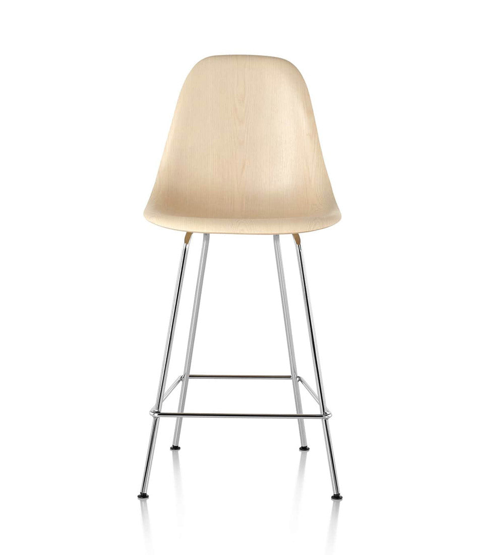 Eames® 模压木凳，柜台高度