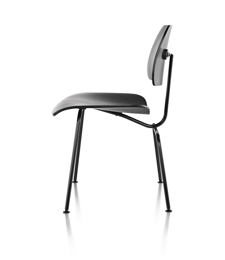 Eames® 金属底座模压胶合板餐椅