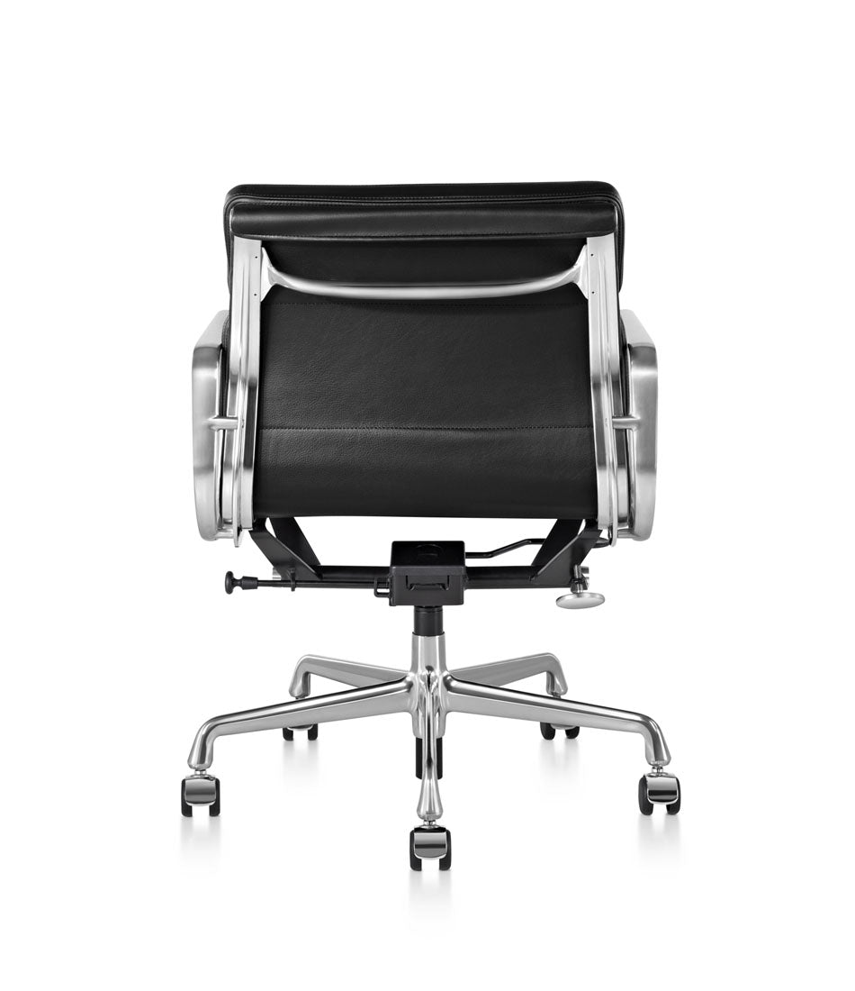 Eames® 软垫管理椅