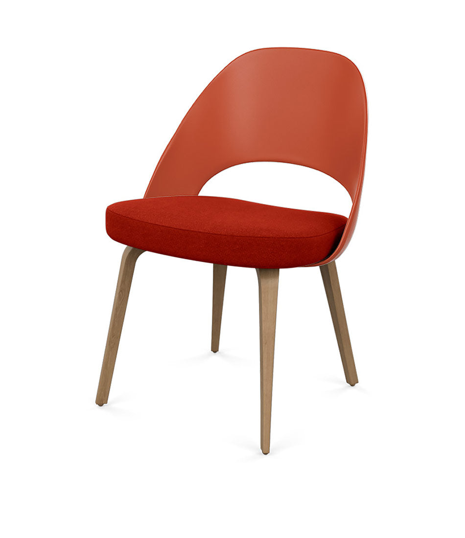 Saarinen 行政椅，带模压塑料靠背 - 木腿